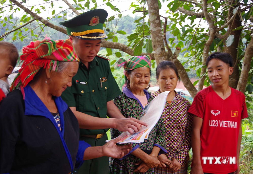 Nâng cao nhận thức cho người dân khu vực biên giới huyện Nậm Pồ về phòng, chống tội phạm và xuất, nhập cảnh trái phép
