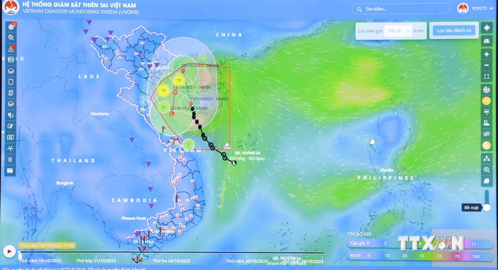 Ứng phó với bão số 5: Quảng Ninh tạm ngừng cấp phép cho các phương tiện thủy ra khơi từ 15 giờ ngày 19/10