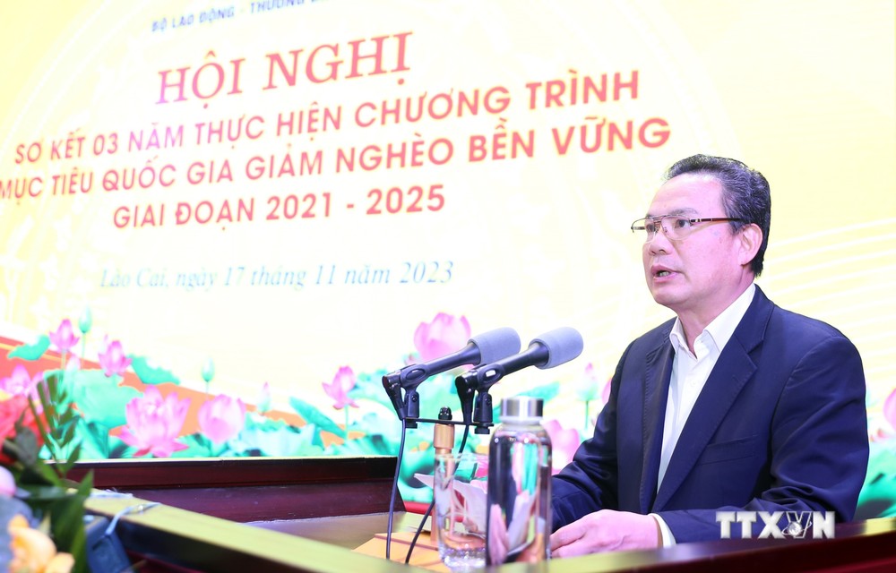 Lào Cai: Phấn đấu đến cuối năm 2025 tiếp tục giảm số hộ nghèo và hộ cận nghèo
