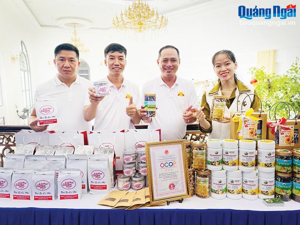 Sản phẩm bột ngũ cốc, Coffee Pro của thành viên Câu lạc bộ Khởi nghiệp đổi mới sáng tạo huyện Bình Sơn được nhiều khách hàng tin dùng. Ảnh: baoquangngai.vn