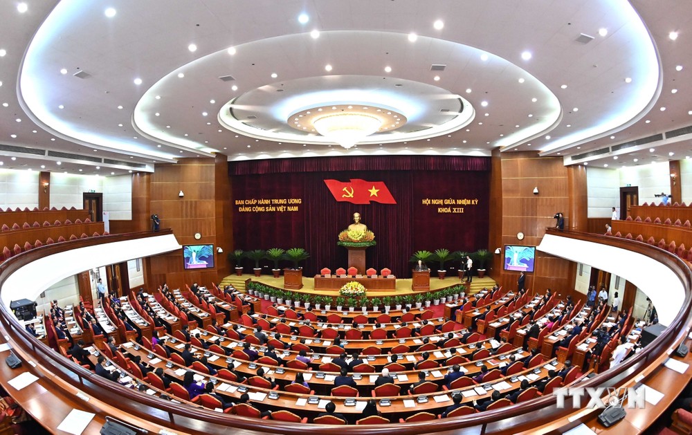 Toàn cảnh Hội nghị Ban Chấp hành Trung ương Đảng giữa nhiệm kỳ khóa XIII. Ảnh: Phương Hoa - TTXVN