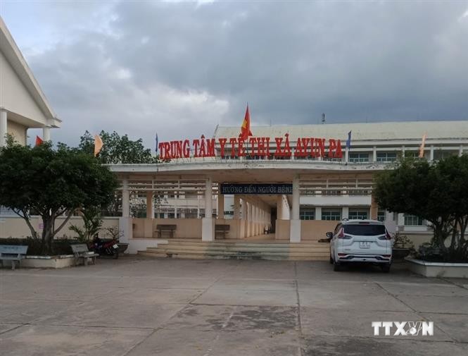 Trung tâm y tế thị xã Ayun Pa (Gia Lai) - khu cách ly những trường hợp nhiễm SARS-CoV-2. Ảnh: TTXVN phát