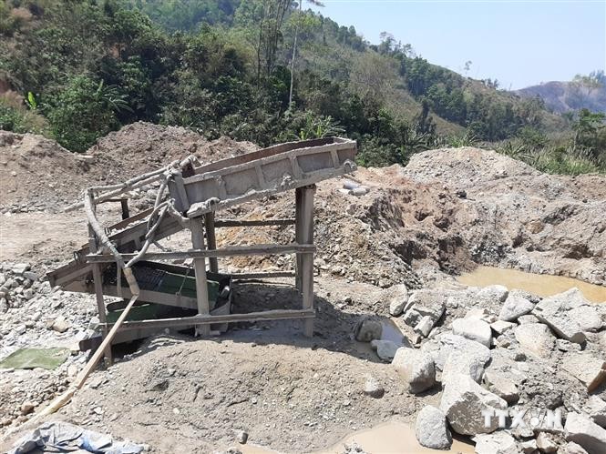 Phát hiện dấu hiệu khai thác khoáng sản vàng trái phép ở huyện Đăk Đoa