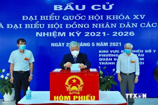 Nhiều đồng chí lãnh đạo Đảng, Nhà nước bỏ phiếu bầu cử tại Thủ đô Hà Nội