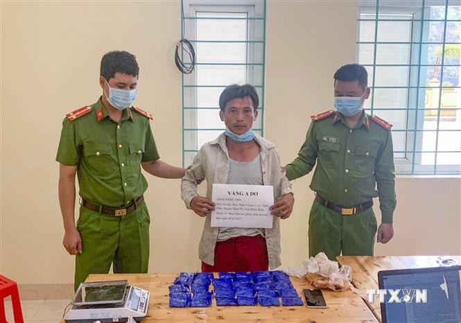 Điện Biên bắt giữ đối tượng Vàng A Dơ mua bán trái phép ma túy tổng hợp