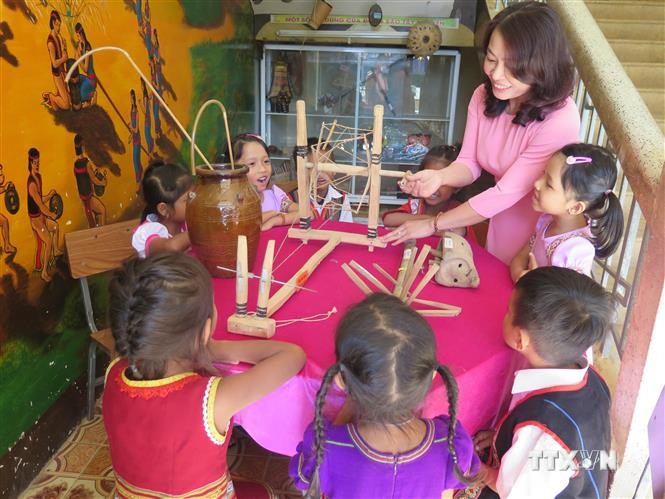 Học sinh 5 - 6 tuổi vùng dân tộc thiểu số ở Kon Tum có thể “khoanh vùng xanh” để học theo từng nhóm nhỏ