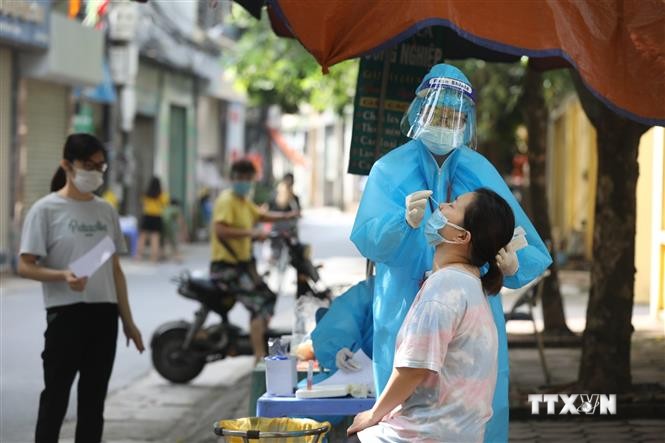 Dịch COVID-19: Trưa 12/9, thành phố Hà Nội ghi nhận thêm 17 ca dương tính với SARS-CoV-2, trong đó 2 ca tại cộng đồng