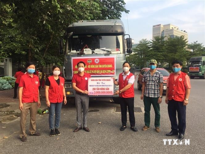 Hội Nông dân Tuyên Quang tặng nông sản cho Hà Nội chống dịch COVID-19