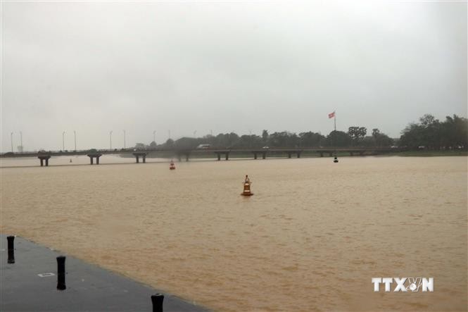 Ban Chỉ đạo Quốc gia về phòng, chống thiên tai kiểm tra công tác khắc phục hậu quả mưa lũ trái mùa tại Thừa Thiên - Huế