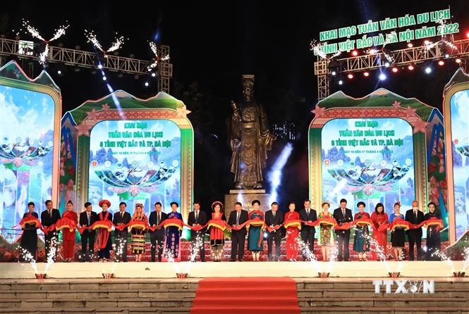 Tưng bừng khai mạc “Tuần văn hóa du lịch 6 tỉnh Việt Bắc và Hà Nội” năm 2022