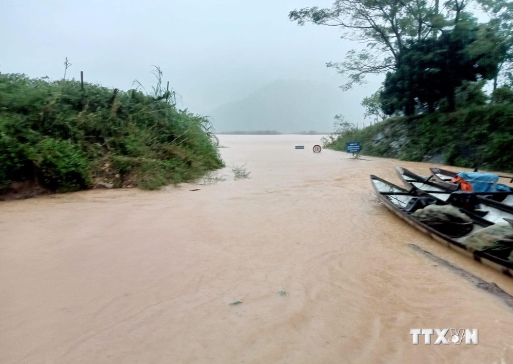 Quảng Trị khẩn trương sơ tán dân ra khỏi khu vực nguy hiểm do mưa lũ