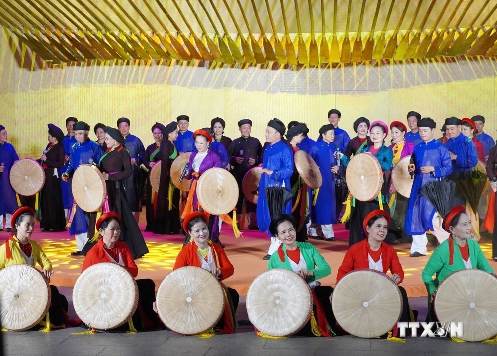Liên hoan Văn hóa nghệ thuật dân gian Việt Nam lần 2: Chung tay giữ hồn dân tộc