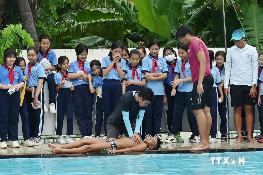 Bình Thuận phát động toàn dân tập luyện môn bơi lội để phòng, chống đuối nước