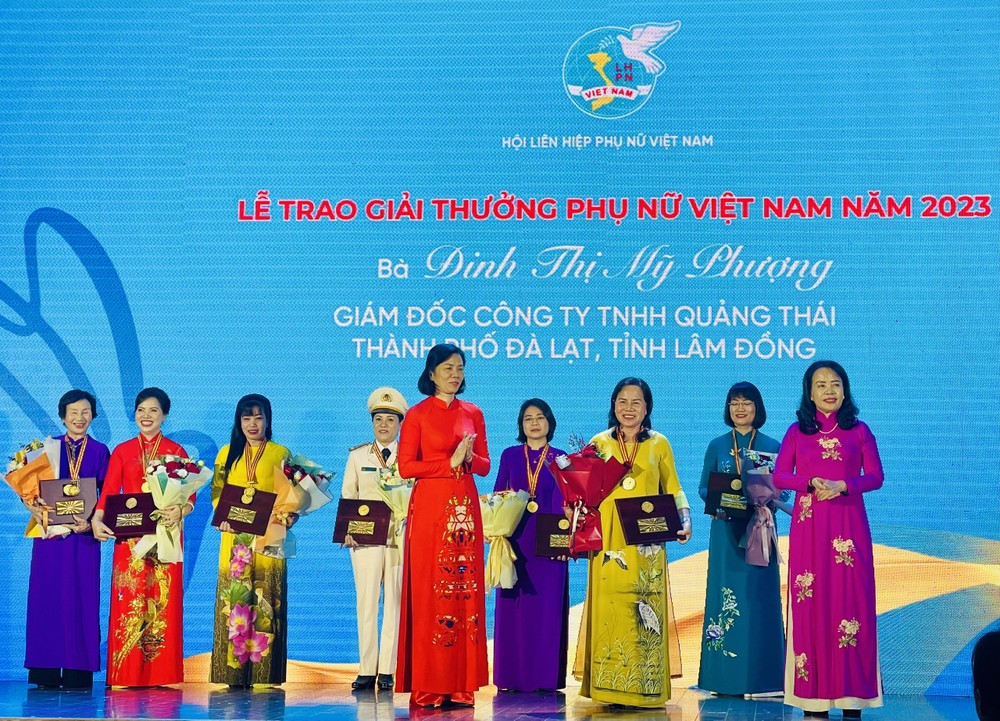 Phụ nữ Việt Nam tài năng cống hiến, sáng tạo vì sự bình đẳng và phát triển toàn diện để phát triển đất nước phồn vinh, hạnh phúc