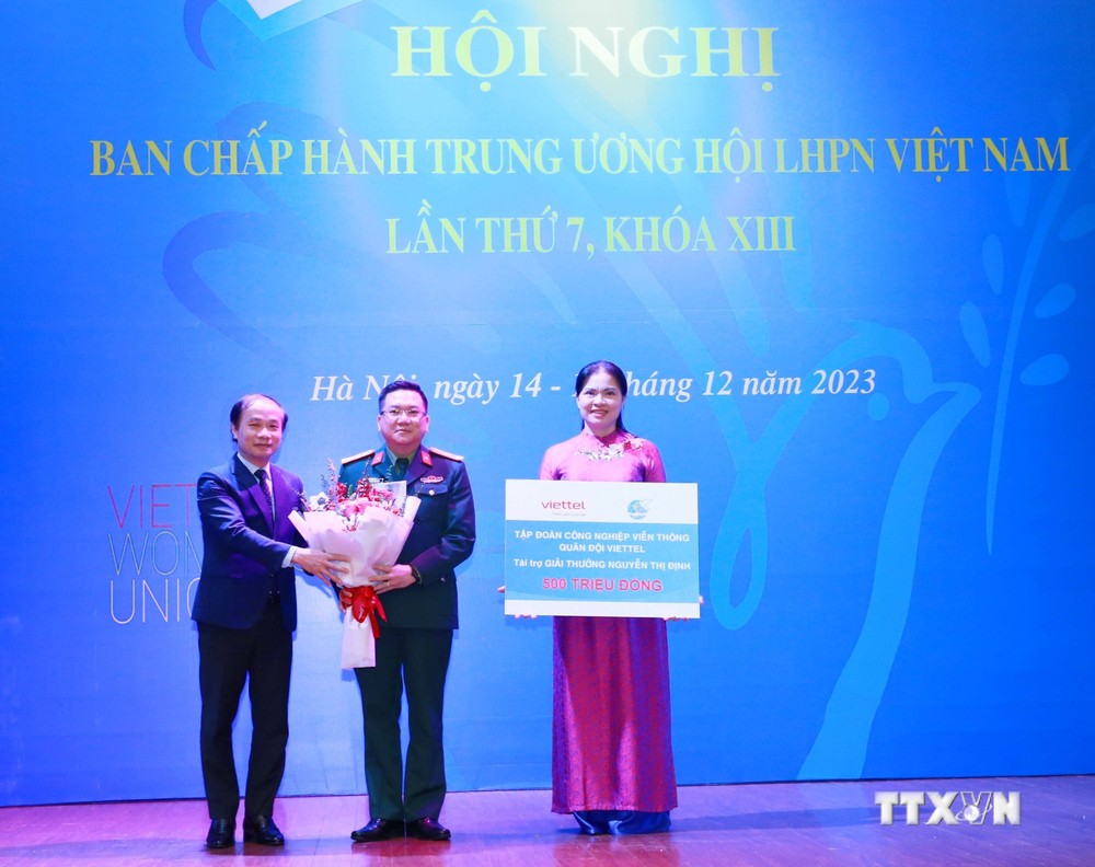 Công bố Giải thưởng Nguyễn Thị Định dành cho cán bộ nữ xuất sắc