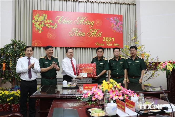 Chủ tịch Ủy ban Trung ương Mặt trận Tổ quốc Việt Nam Trần Thanh Mẫn thăm, chúc Tết Bộ Tư lệnh Quân khu 9