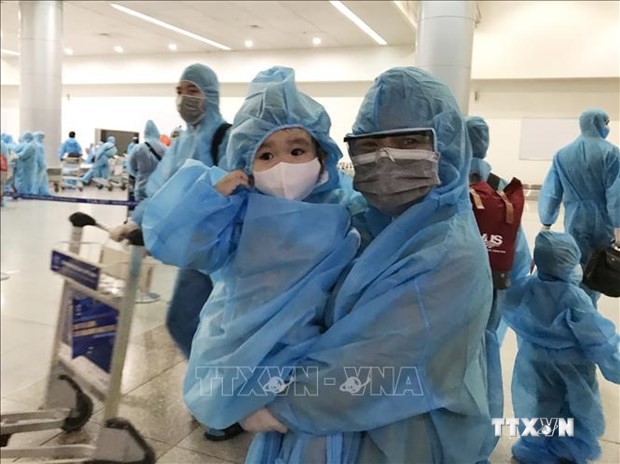 Triển khai lấy mẫu xét nghiệm SARS-CoV-2 đối với người rời Đà Nẵng đến Thành phố Hồ Chí Minh