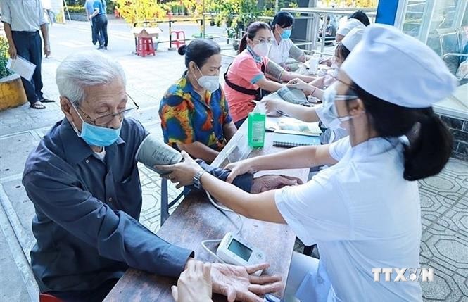 Thành phố Hồ Chí Minh chung tay chăm sóc sức khỏe người dân hậu mắc COVID-19​