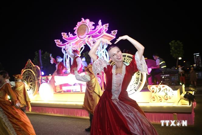 Carnival đường phố Sun Fest "khai tiệc" mùa hè sôi động ở Đà Nẵng