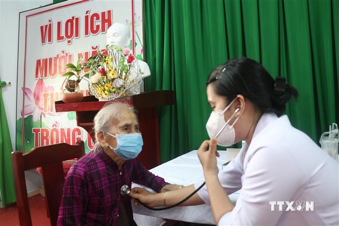 Bến Tre: Khám bệnh, cấp phát thuốc miễn phí cho hơn 300 người nghèo