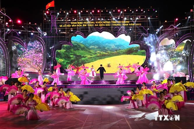 Khai mạc Festival Khèn Mông Hà Giang và Lễ hội ẩm thực 3 miền Bắc - Trung - Nam