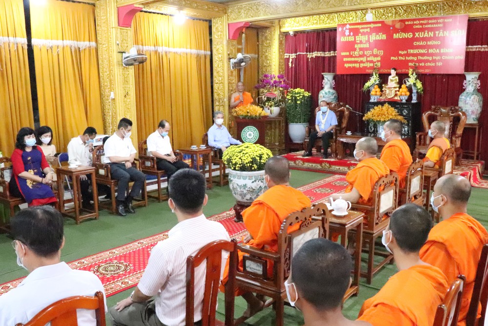 Phó Thủ tướng Thường trực Trương Hòa Bình thăm, chúc Tết đồng bào Khmer tại thành phố Hồ Chí Minh