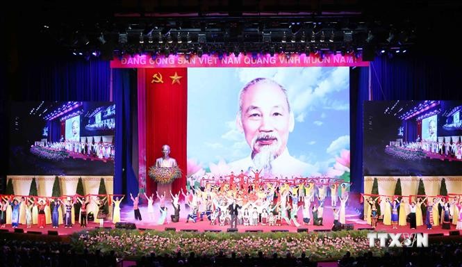 胡志明主席诞辰130周年庆典在河内隆重举行