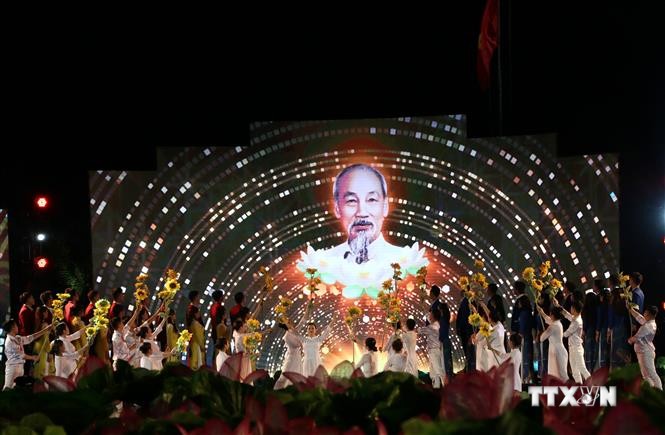 纪念胡志明主席诞辰130周年：“胡志明——闪光的越南意志”