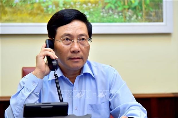 越南政府副总理兼外长范平明与意大利外交与国际合作部长迪马约通电话