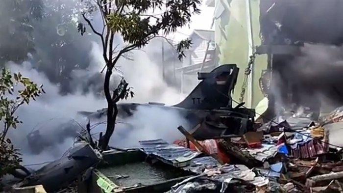 印尼一架战斗机坠毁 飞行员成功弹射逃生