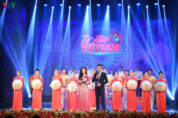 “为越南自豪”艺术晚会：表彰新冠肺炎疫情防控一线力量