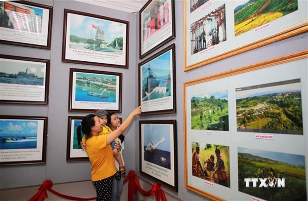 广治省举行“黄沙、长沙归属越南—历史证据和法律依据”流动展览