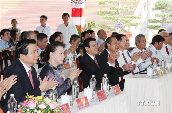 越南国会主席阮氏金银出席阮友寿同志诞辰110周年纪念典礼