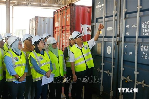 马来西亚查获110个有毒废弃物货柜 史上最大宗