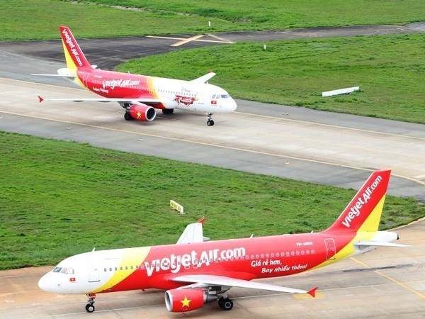 各家航空公司为往返岘港的乘客提供支持