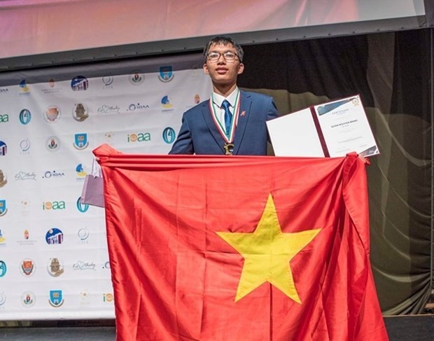 河内学生获得2020年欧洲物理奥林匹克竞赛的金牌