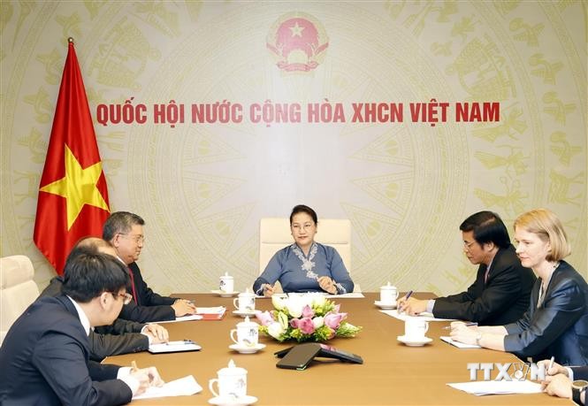 越南国会主席阮氏金银与新西兰议会议长通电话