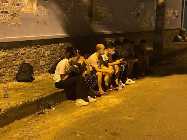胡志明市暂时拘留11名非法入境的外国人
