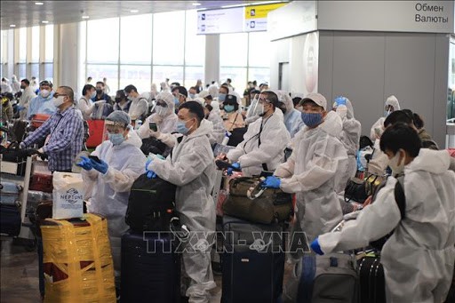 新冠肺炎疫情：在俄罗斯的逾340名越南公民安全回国