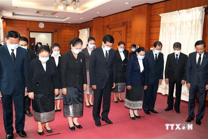 越南驻老挝、新加坡、印尼和柬埔寨大使馆为原越共中央总书记黎可漂举行吊唁仪式