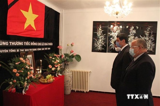 世界各国领导人就原越共中央总书记黎可漂逝世向越南党、国家领导人致唁电