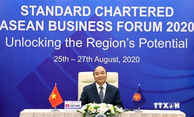 越南政府总理阮春福出席2020年渣打银行东盟商业论坛