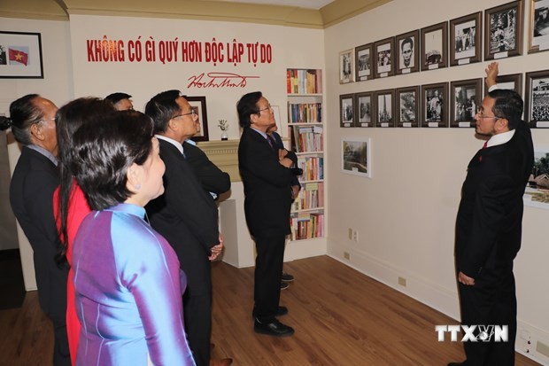 越南国庆75周年：在加拿大胡志明主席相关书籍与实物陈列馆正式揭牌