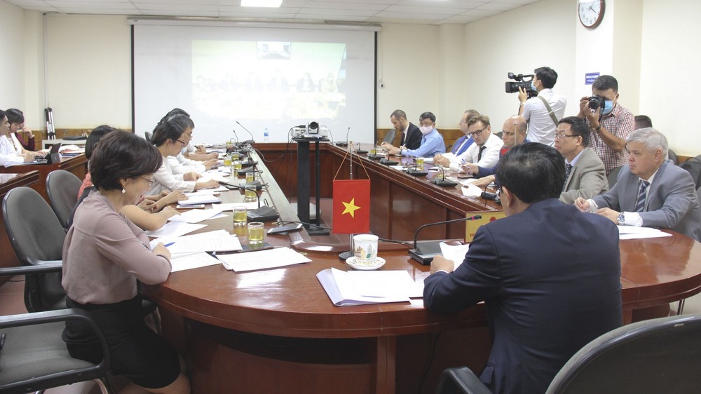 越南和俄罗斯各部门讨论新冠肺炎疫情背景下的优先投资项目开展事宜