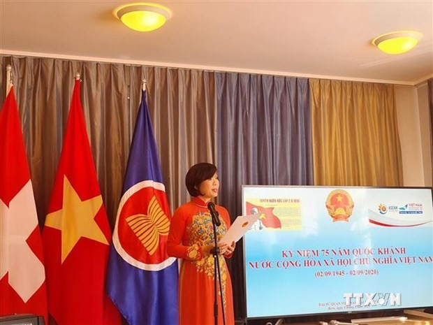 越南驻瑞士大使馆举行活动 庆祝越南国庆节75周年