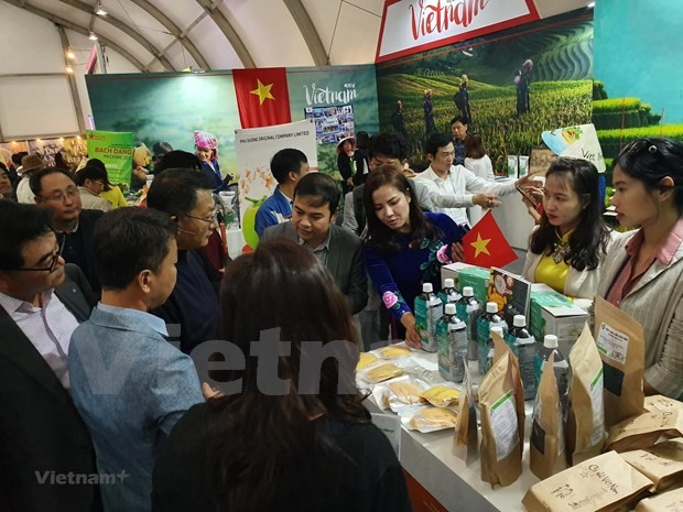 越南企业参加阿尔及利亚在线国际贸易博览会