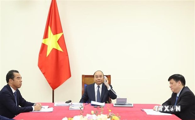 越南政府总理阮春福与德国总理安格拉·默克尔通电话