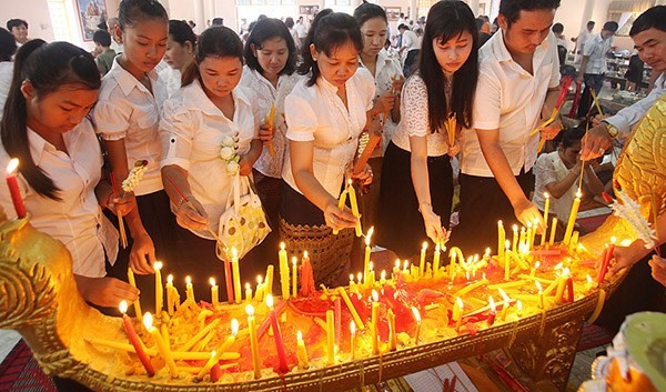 柬埔寨亡人节期间接待国内外游客111万人次