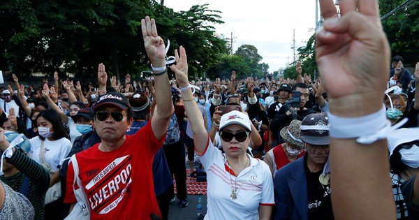 泰国国会表决通过延后修宪决定