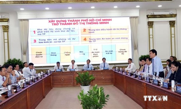 胡志明市领导会见2020-2023年任期越南驻外大使和代表机构首席代表